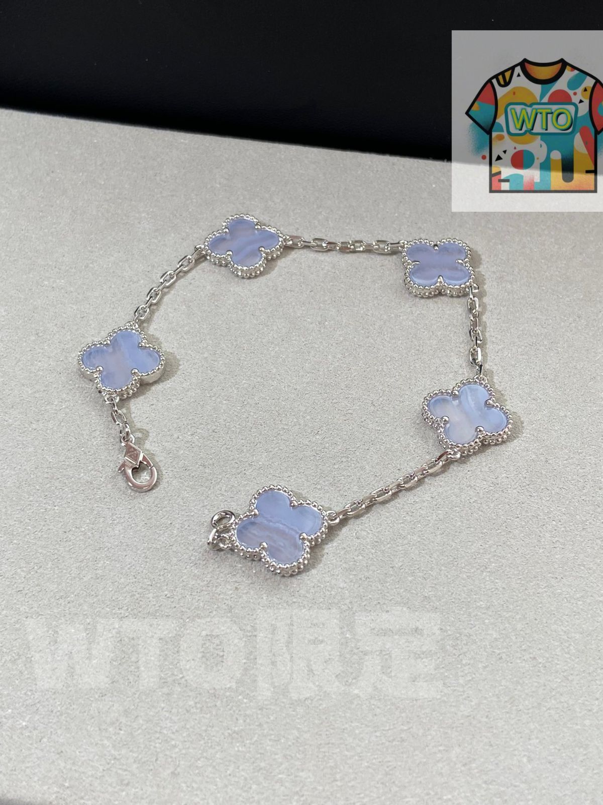 Van Cleef - Arpels ヴァンクリーフ＆アーペルの四つ葉のクローバーとカルセドニーの五花のブレスレット-WTO輸入1