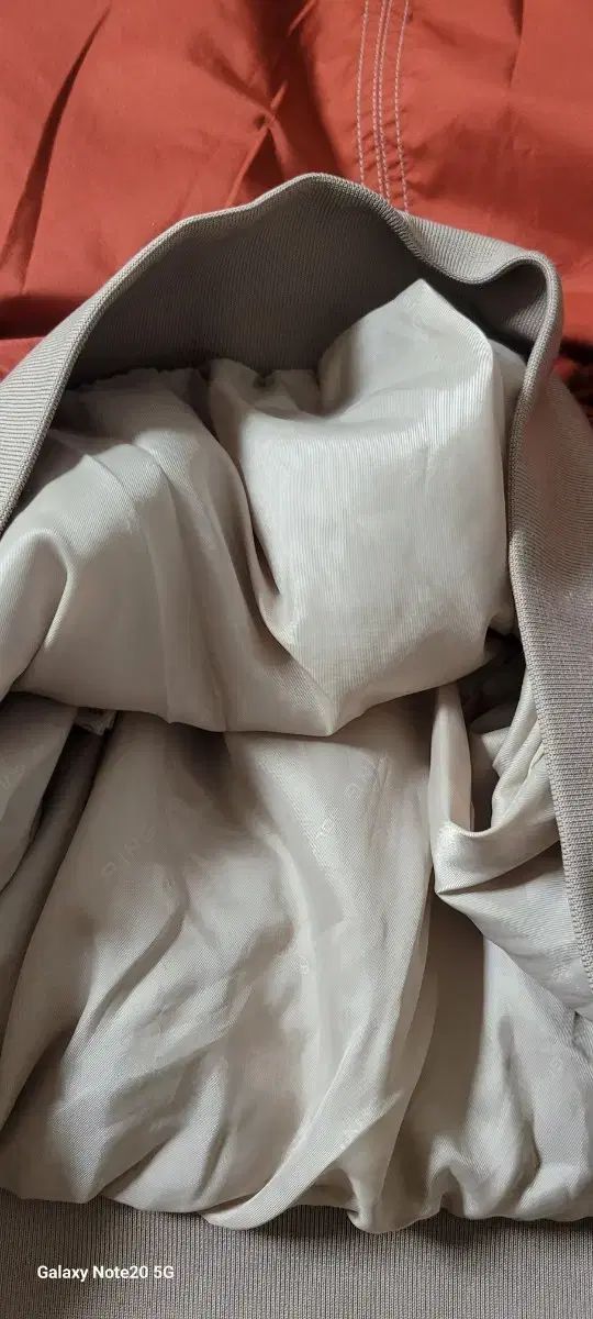 ウィンドブレーカー