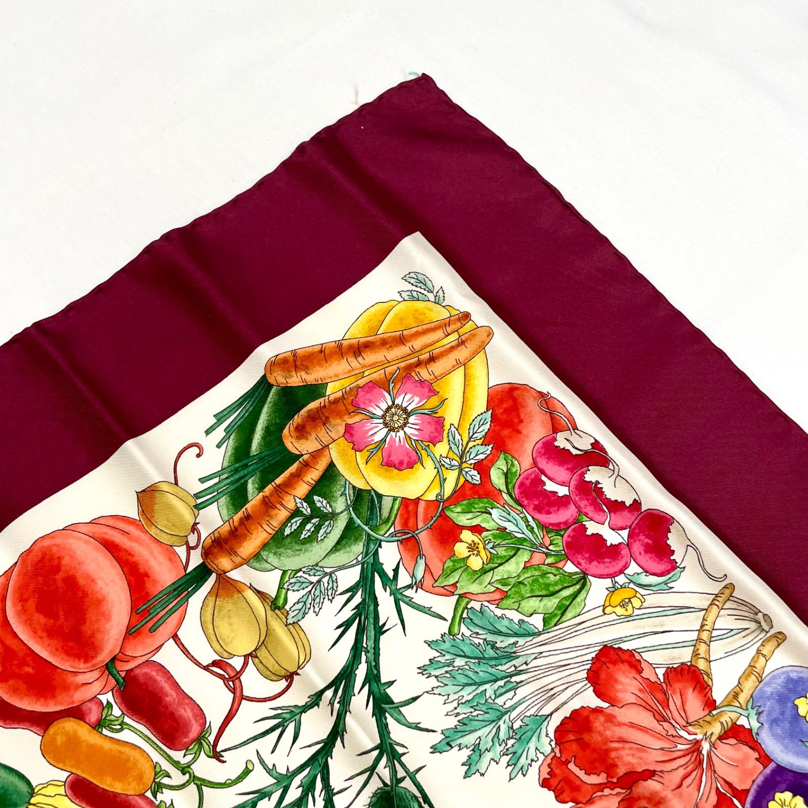 超希少　オールドグッチ　スカーフ シルク　ヴィットリオ アッコルネロ　GUCCI ヴィンテージ GUCCI ヴィットリオ・アッコルネロ スカーフ 大判