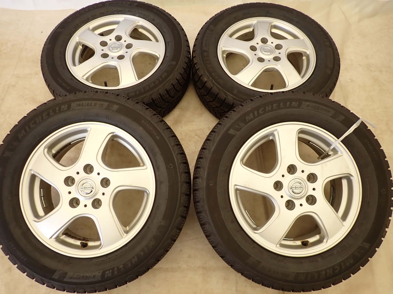 冬新品 2022年製 4本SET 会社宛 送料無料 195/65R15×5.5J 95T 