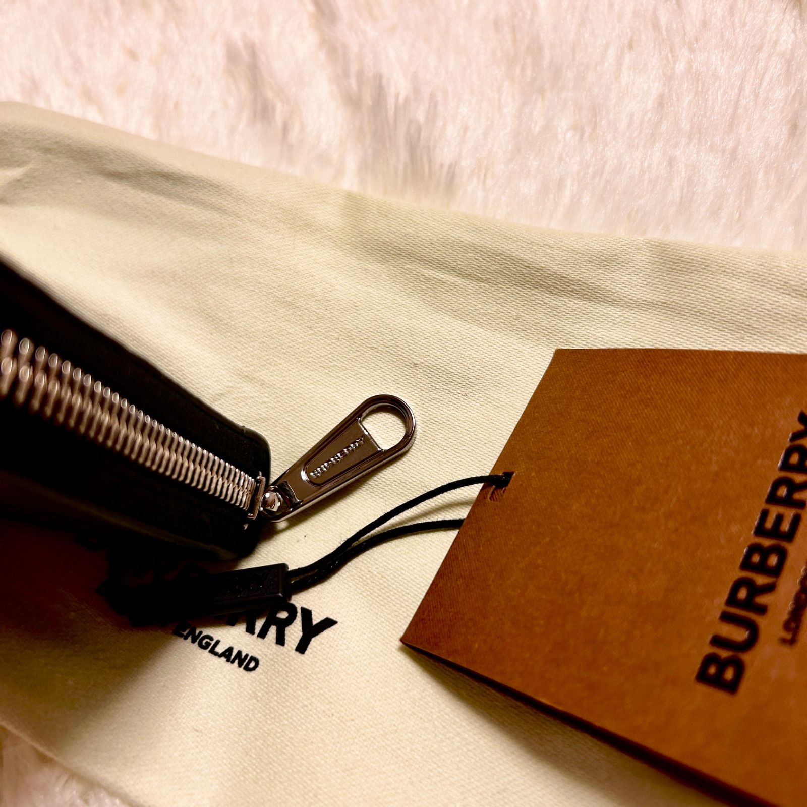 BURBERRY バーバリー ロゴ ラウンドジップ長財布 ✨BURBERRY