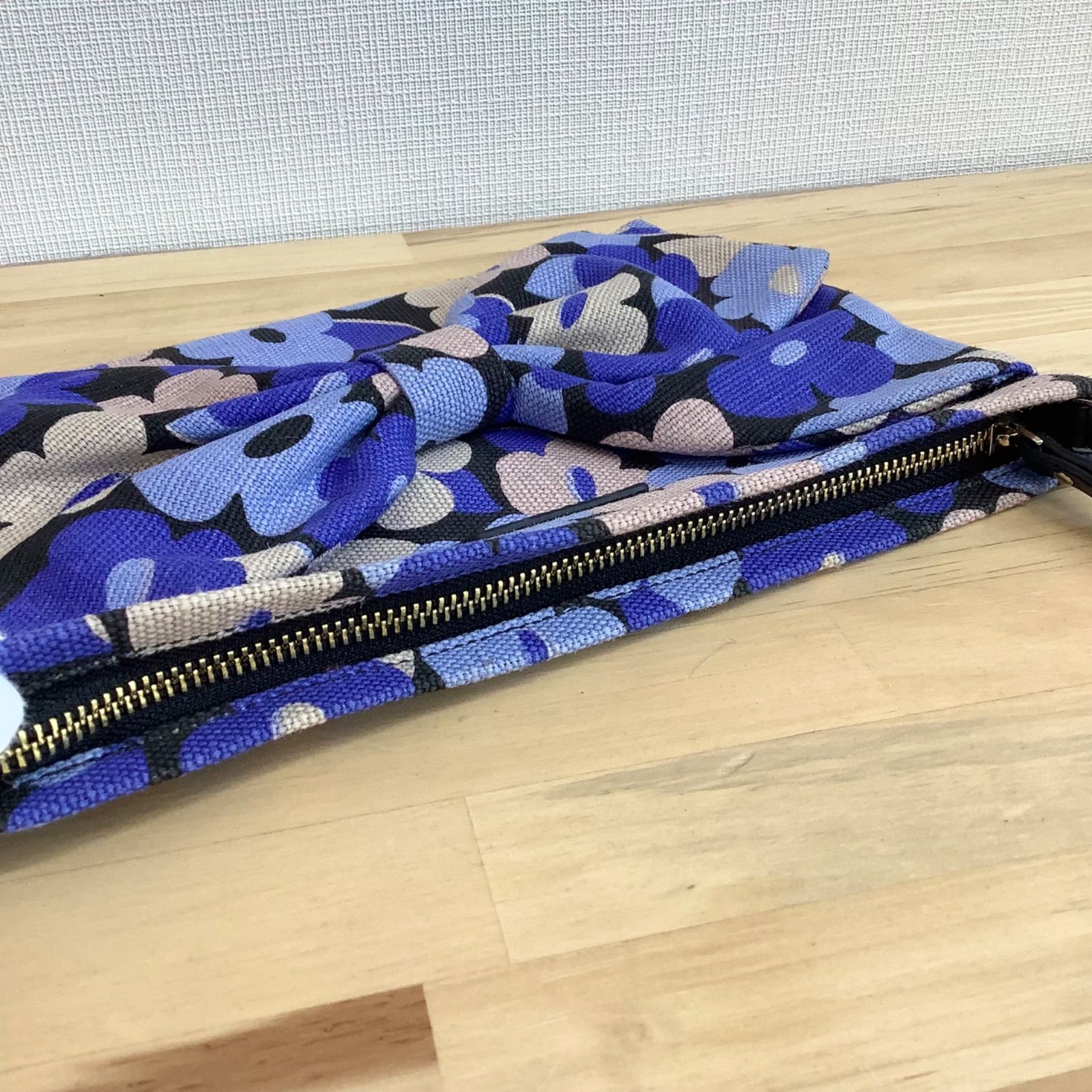 美品】ケイトスペード クラッチバッグ ブルー - メルカリ