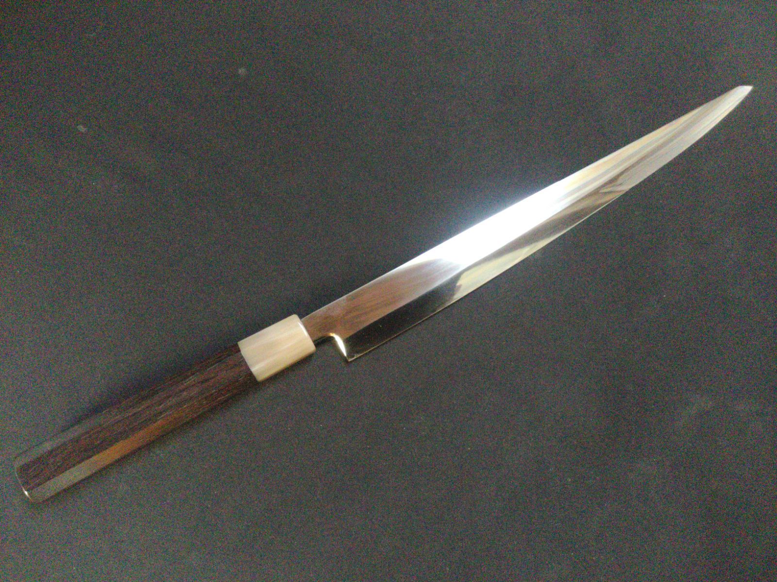 城山刃物製作所 堺業務用刃物メーカー直売 尺 新型柳刃 超鋼スーパー本焼き セミステン 錆びにくい 三面ウルトラ完全鏡面 黒檀水牛柄 白黒選択