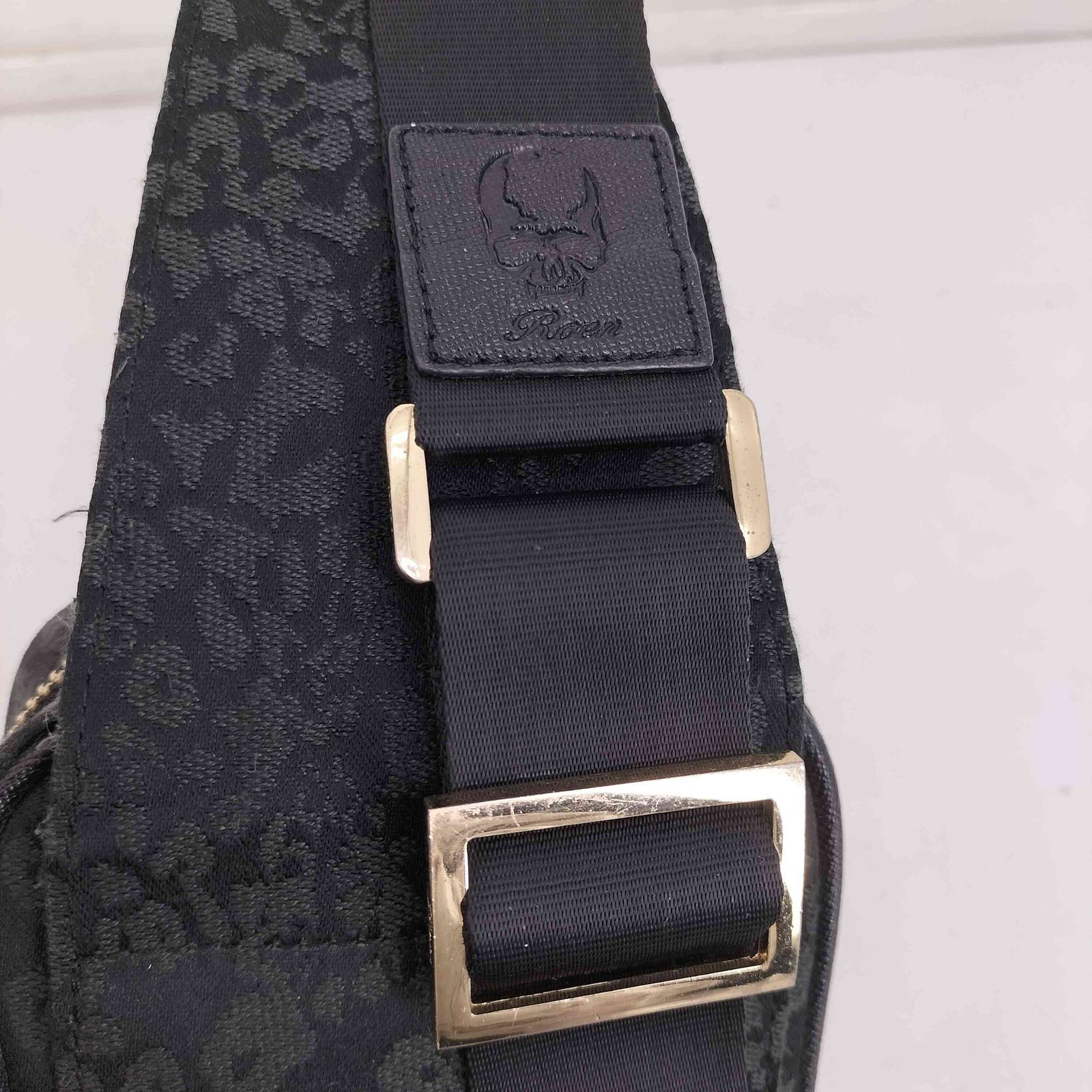 希少★Roen ロエン ショルダーバッグ スカル メタルロゴ 本革 ヒョウ柄 黒 ロエン Roen Leopard Body Bag スカル刻印 レオパード ボディバッグ