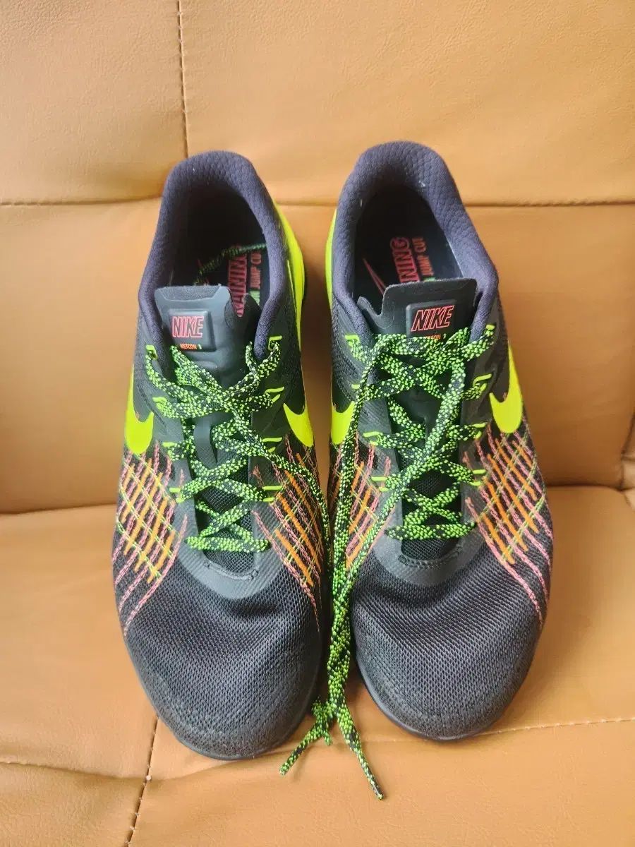 NIKE ナイキ メトコン トレーニングシューズ ブラック|蛍光