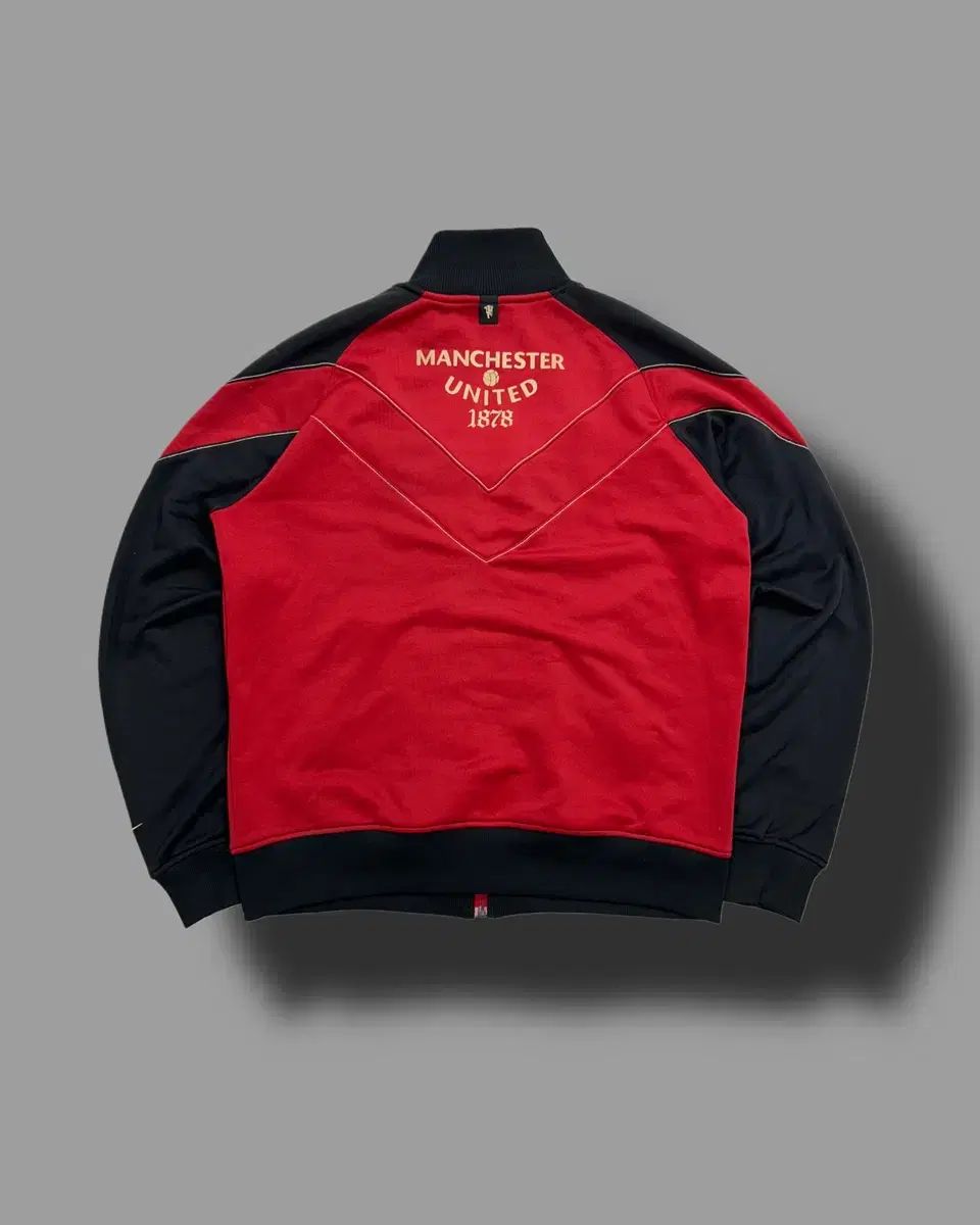 トラックジャージ