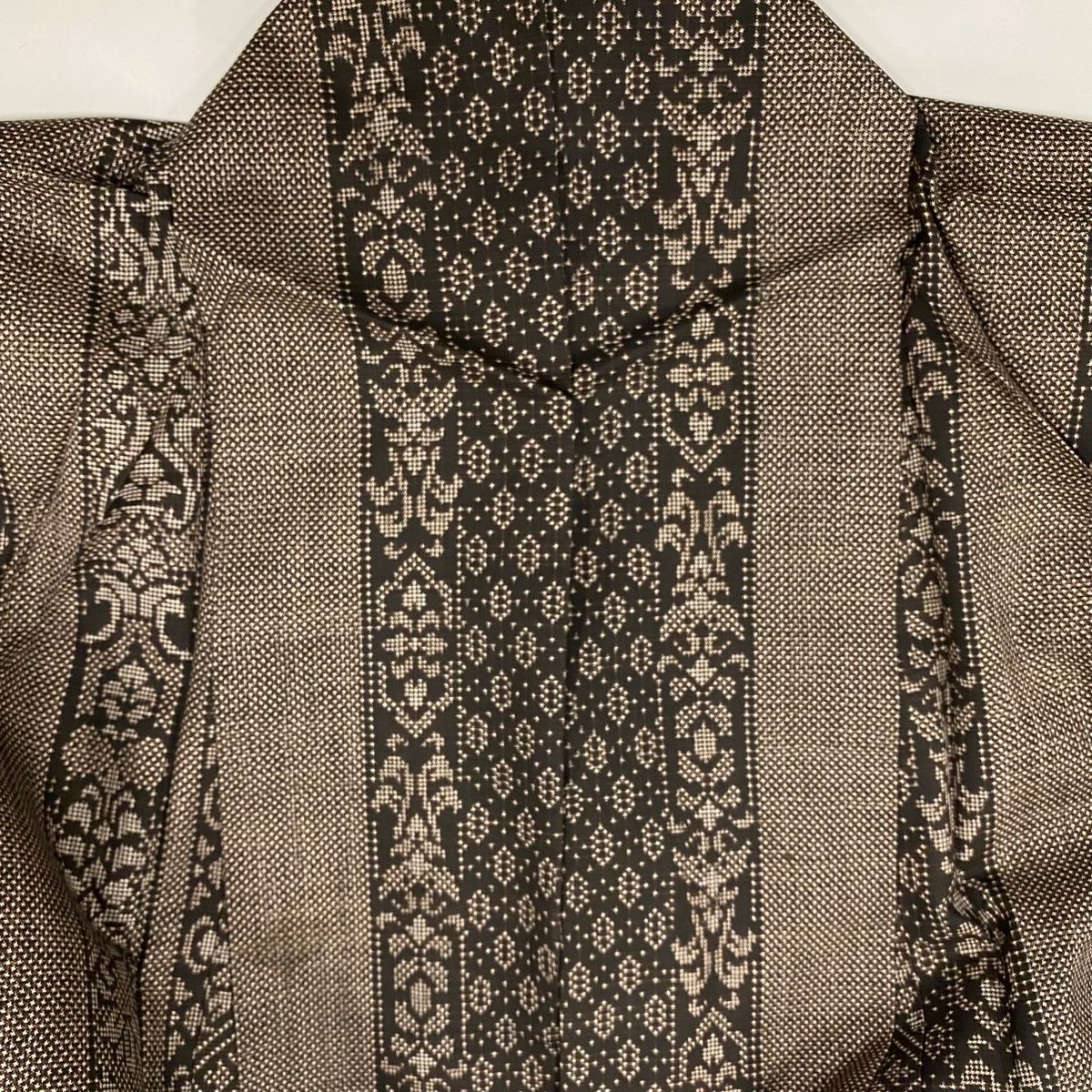 平和屋着物○結城紬 80亀甲 飛び亀甲柄 短冊文 正絹 逸品 AAAZ7473zg