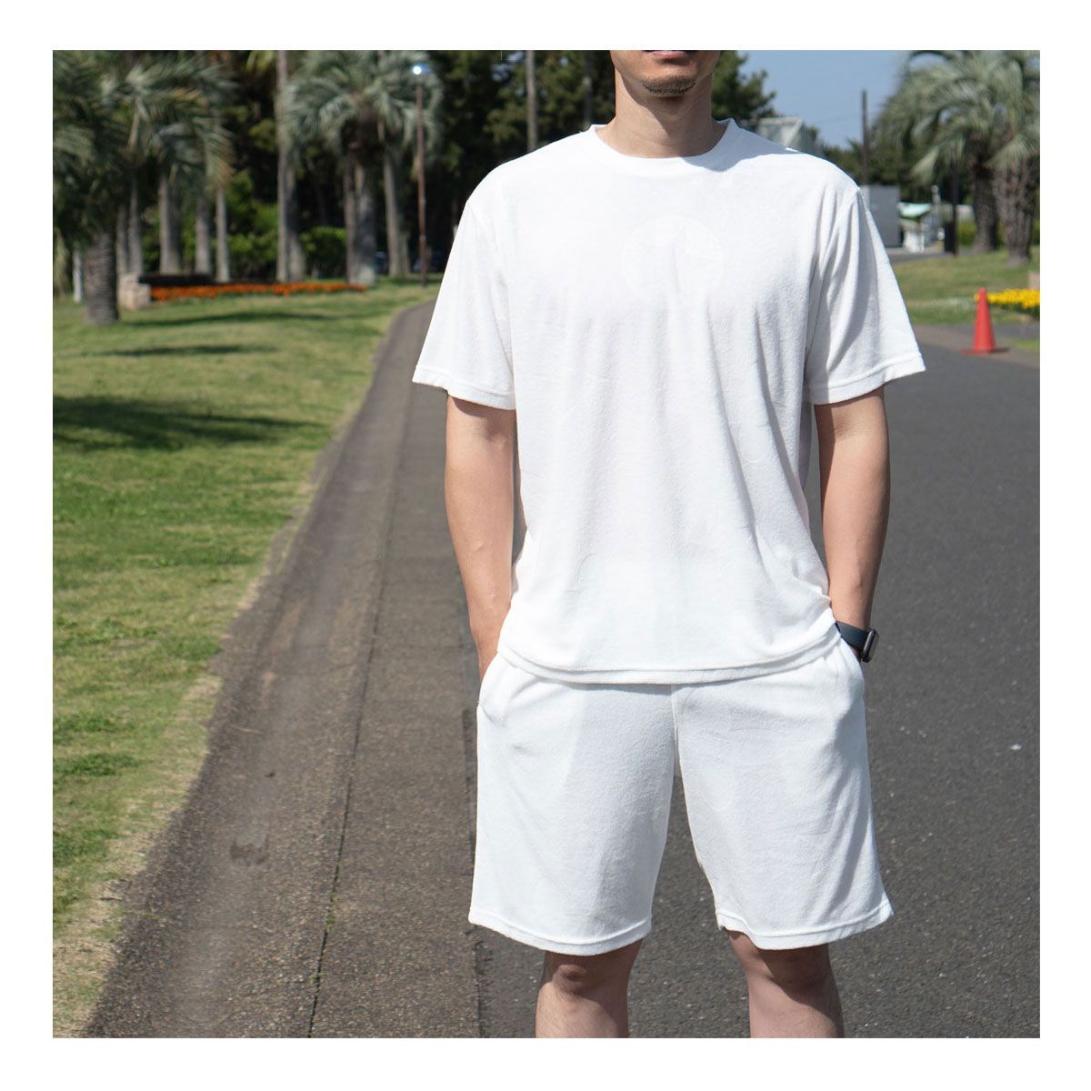 モチーフ柄 型押し パイル セットアップ Tシャツ&ショーツ/白(全3色) モチーフ柄 型押し パイル セットアップ ポロシャツ&ショーツ/白(全3色)