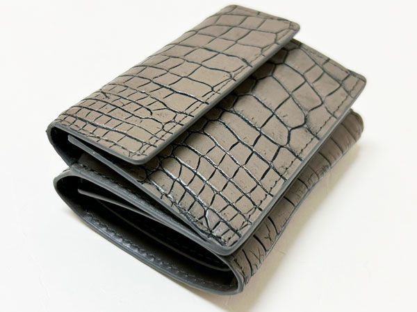 財布 クロコダイル くすみベージュ 三つ折り 財布 スマートウォレット 