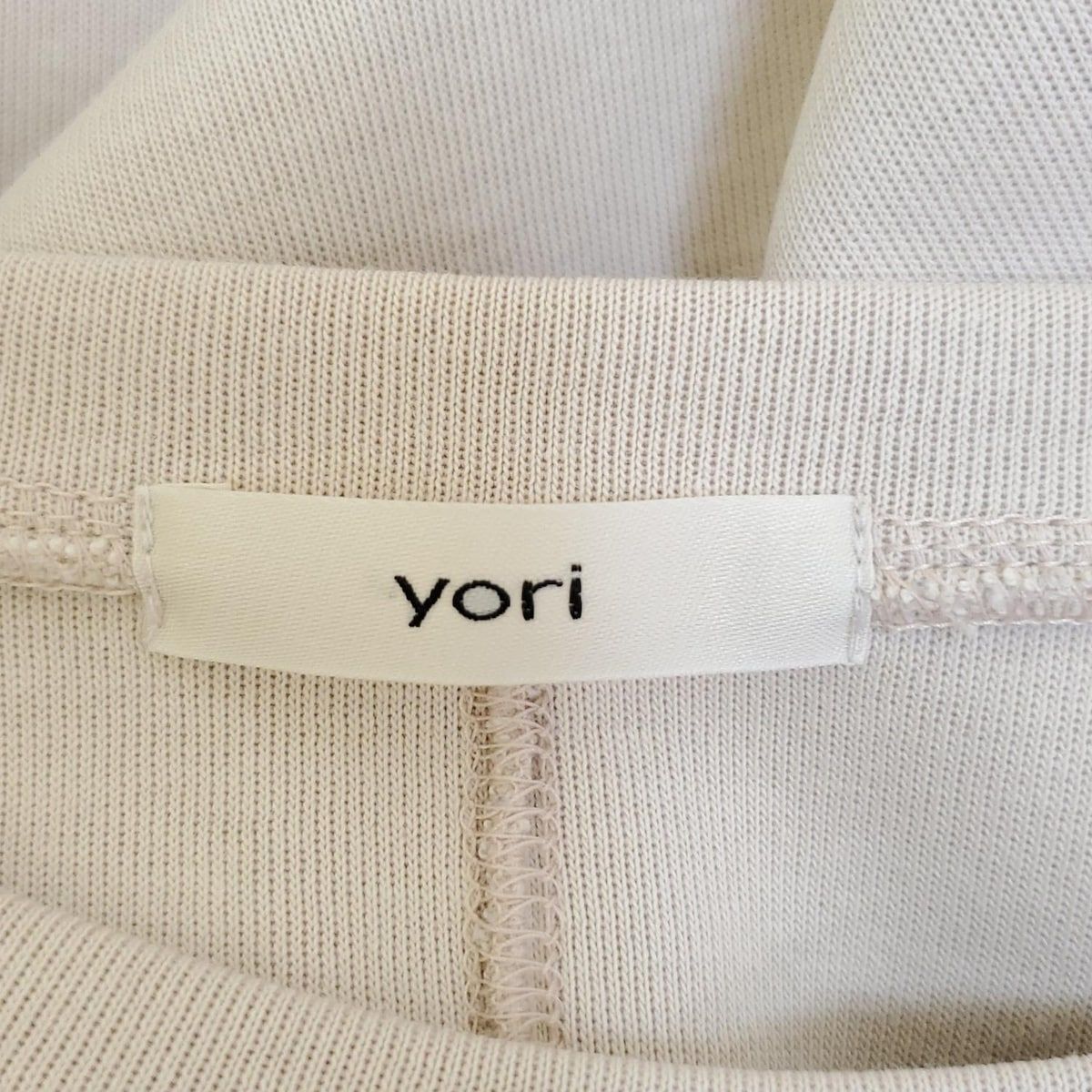 yori(ヨリ) トレーナー サイズF レディース - ベージュ 長袖