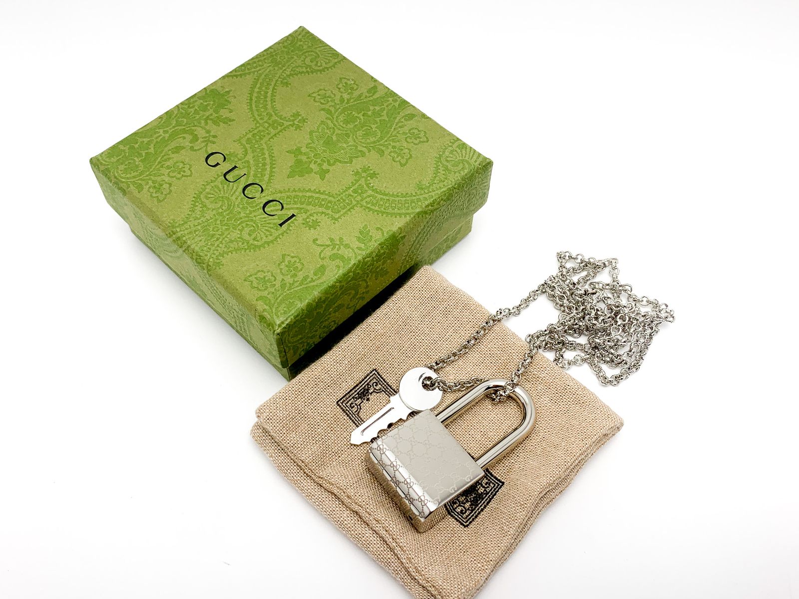 【非売品】グッチ 南京錠 カデナ ノベルティ シルバー ネックレス 限定 新品 非売品】グッチ 南京錠 カデナ ノベルティ シルバー ネックレス