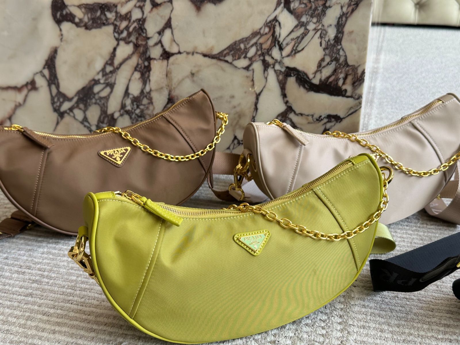 【PRADA】シアリング ミニバッグ 在庫確認ください Prada パニエ シアリングバッグ ミニ | グレー | FARFETCH JP