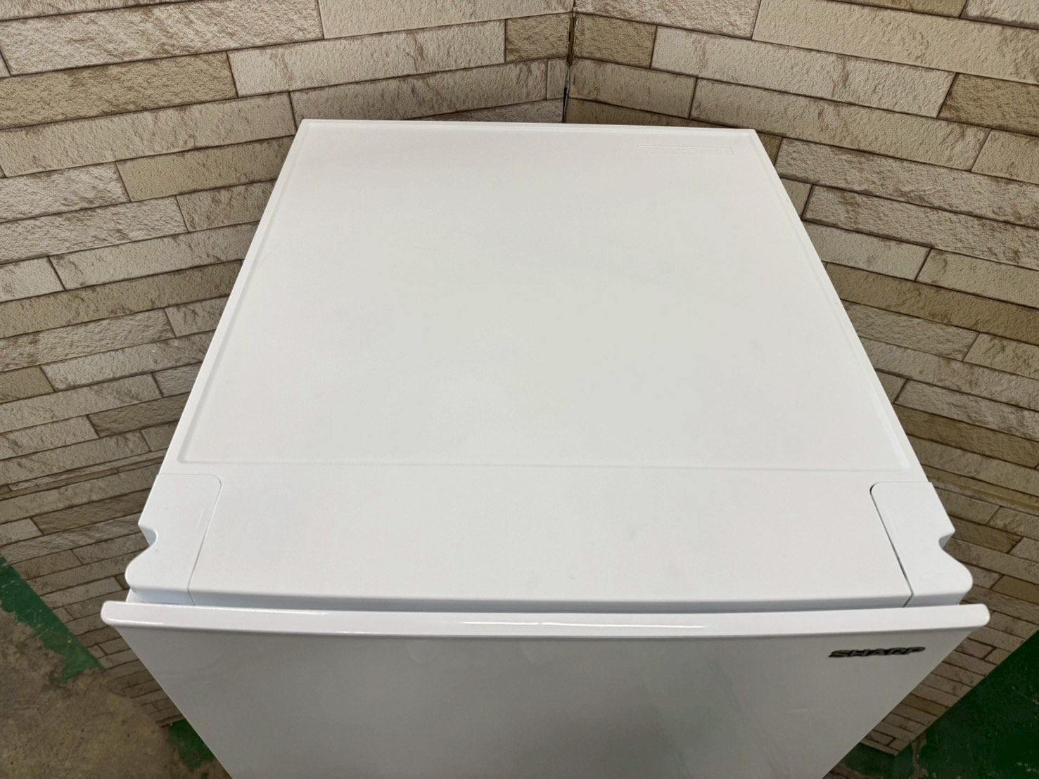 大阪送料無料★3か月保障★冷蔵庫★2021年★SJ-D18GJ-W★IR-868 SJ-D18J | 冷蔵庫：シャープ