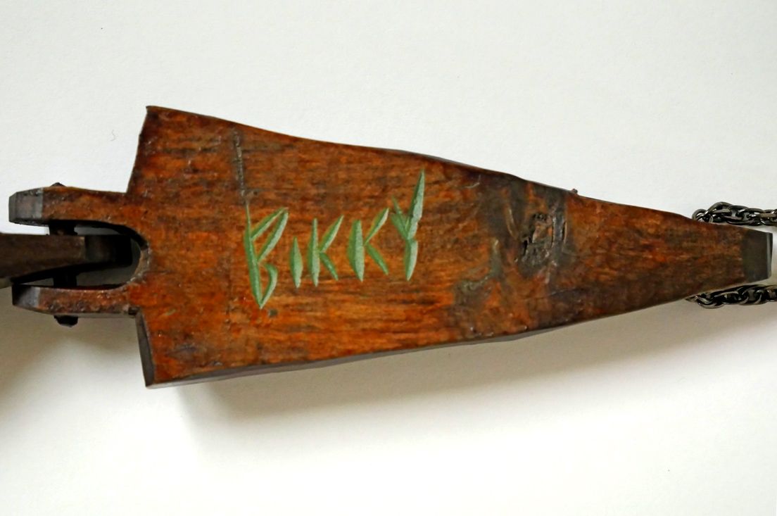 砂澤 ビッキ「樹鈴ペンダント二連（約13.7cm）」木彫作品 世界的彫刻家