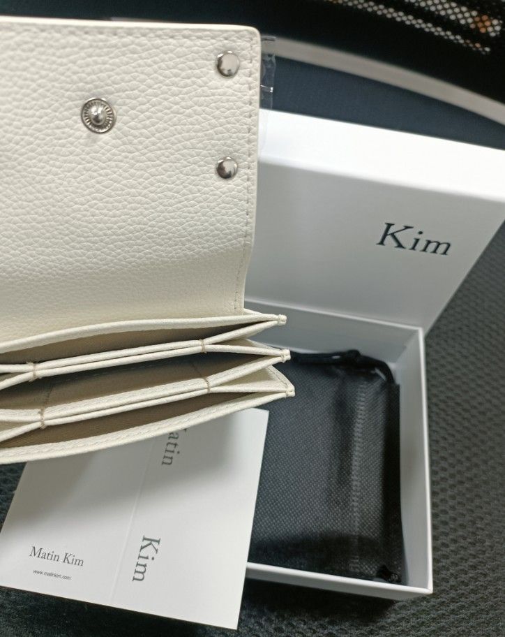 ☆新品未使用☆マーティンキム Matin Kim 絡み付く カードケース