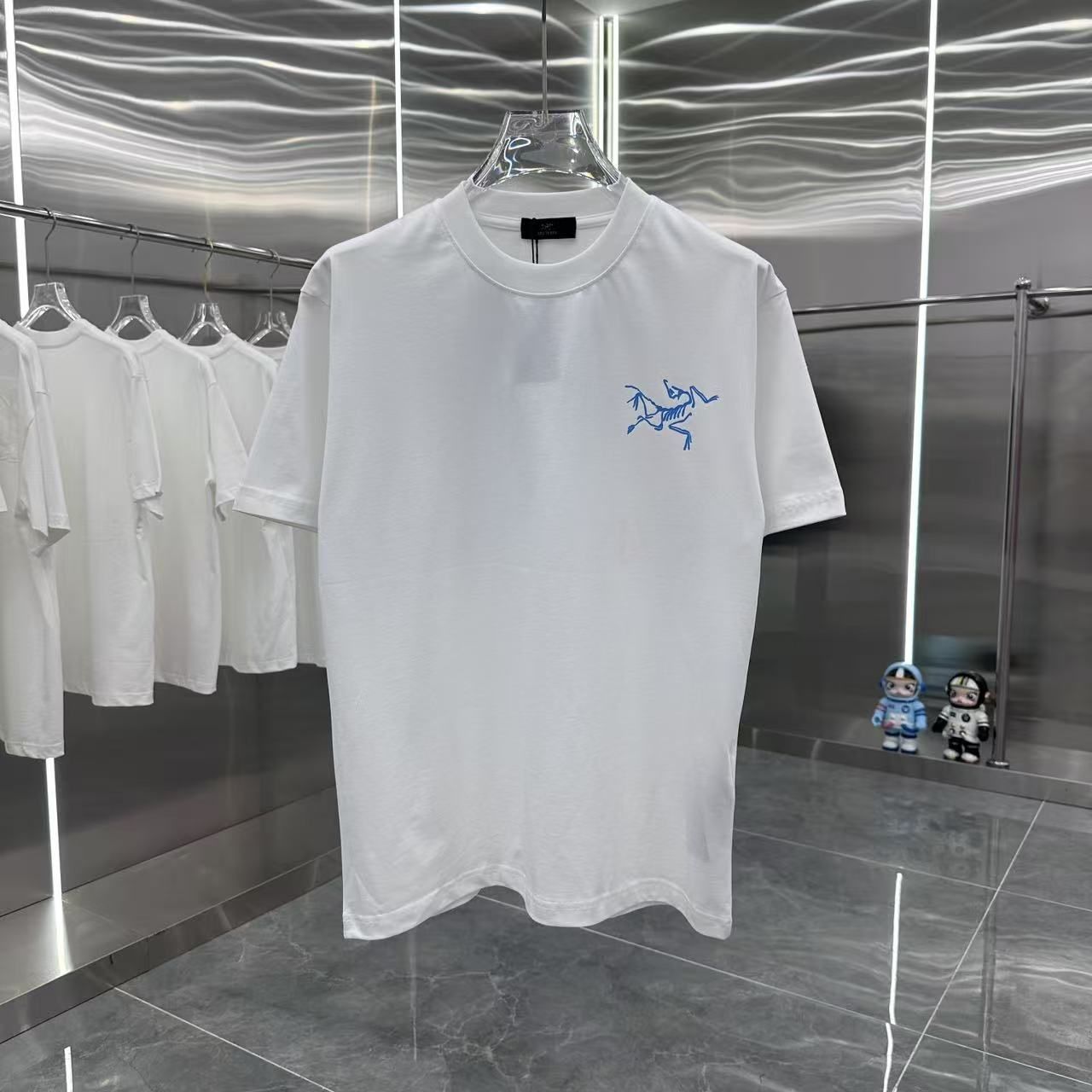 Arcteryx アークテリクス カラフルプリント半袖Tシャツ - メルカリ Arcteryx アークテリクス カラフルプリント半袖Tシャツ - メルカリ