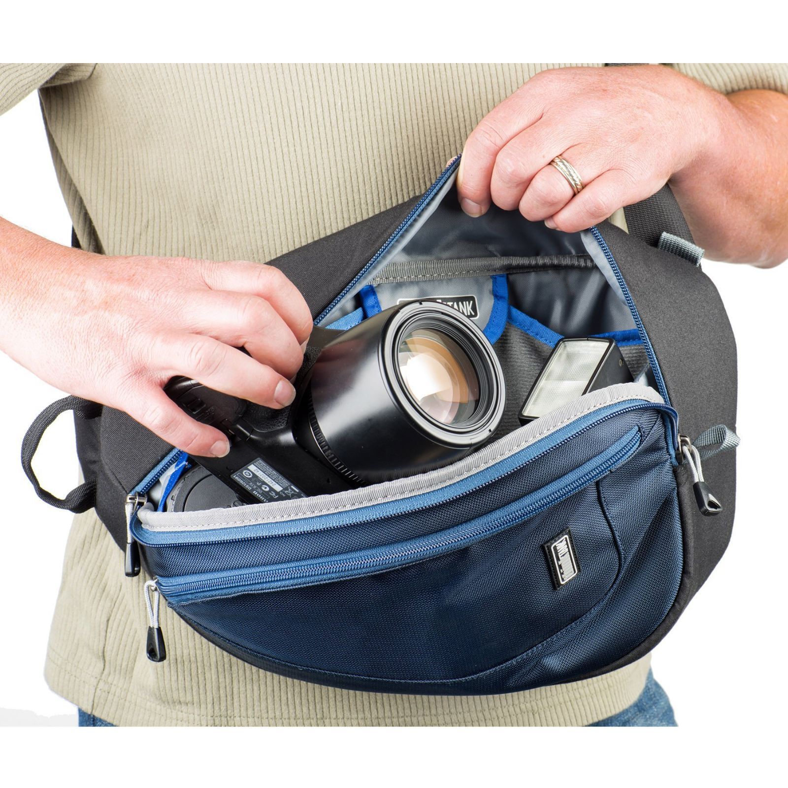 thinkTANKphoto チャコール