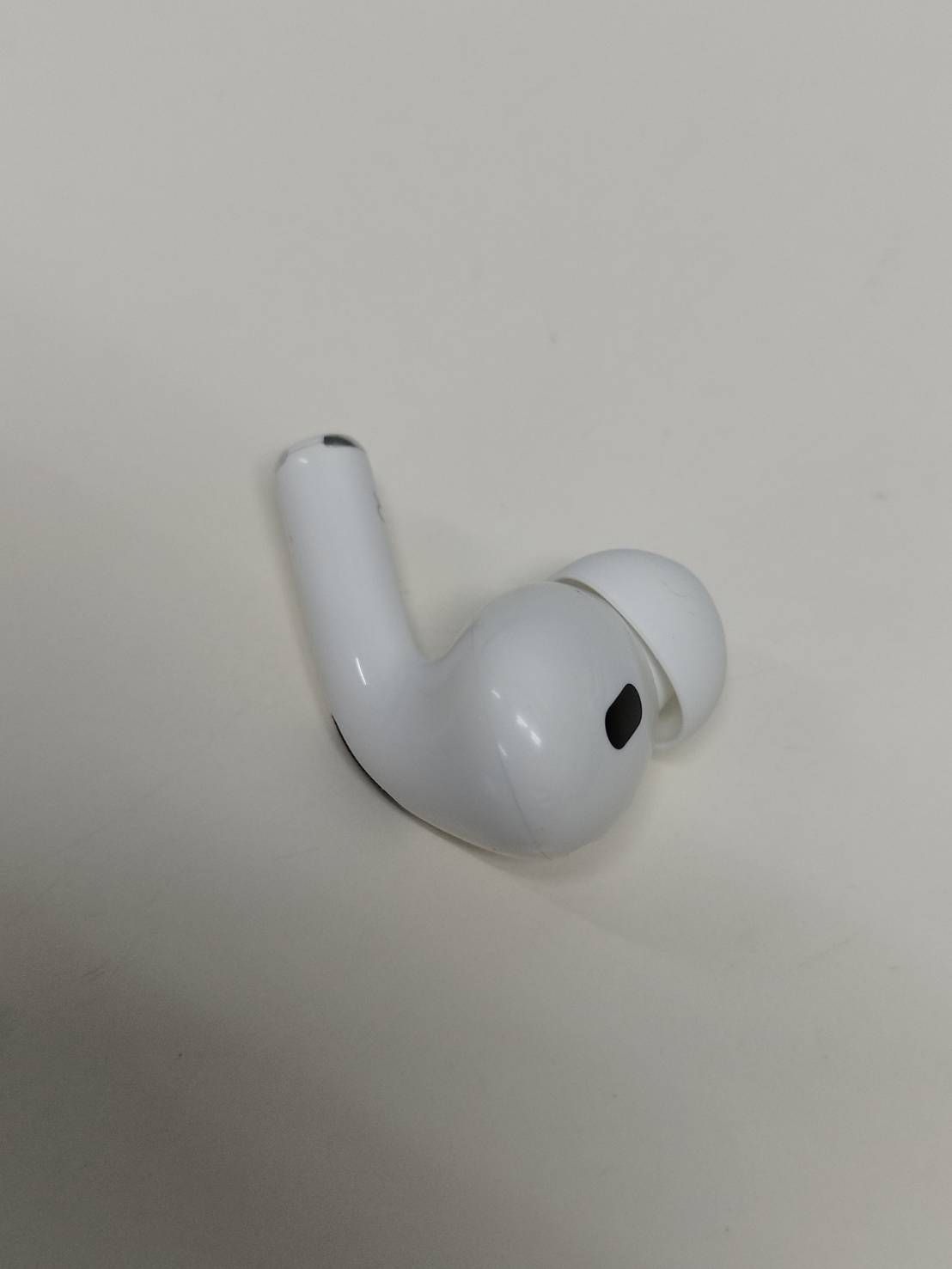 AirPods Pro 第2世代/A2698/イヤホン 右耳のみ! 美品】Apple AirPods Pro 第2世代/A2698/イヤホン 右耳のみ! 美品】Apple