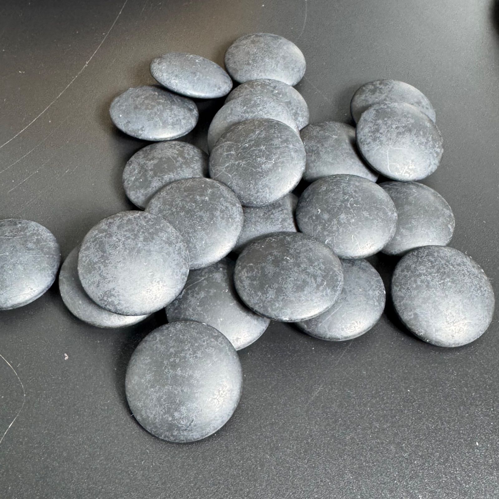 美品　蛤碁石　那智黒石 日向特産蛤碁石，美品 蛤碁石 那智黒石 特製。碁石，砗磲，囲碁