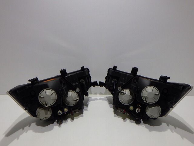 ヘッドライト左右