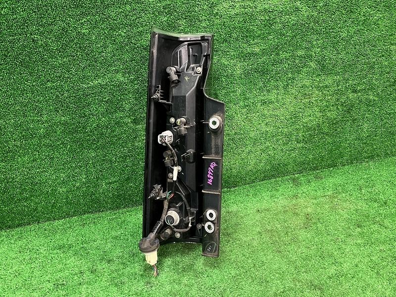 スペーシア MK53S 右テールランプ・テールライト カスタム