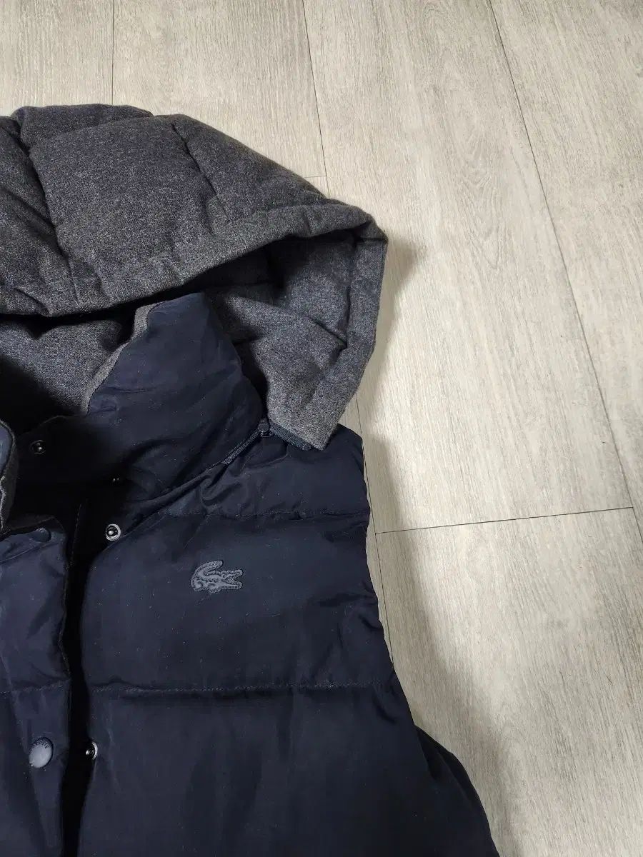 ベストコンディション ラコステ 女性用ダックダウンパッド入りベスト 90 55 半