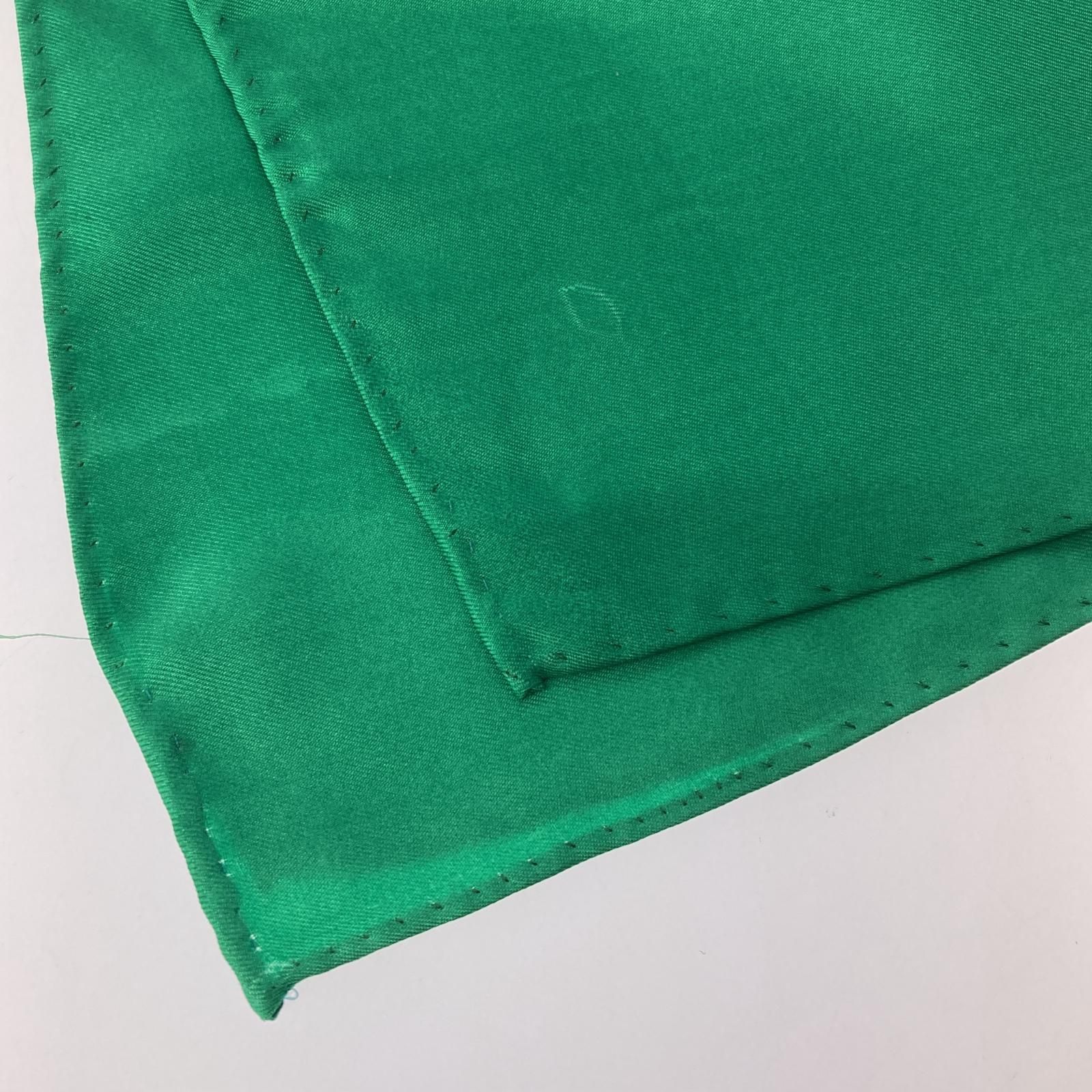 シャネル　スカーフ　ビジュー柄　深緑 CHANEL シャネル シルク ビジュー柄 ココマークスカーフ