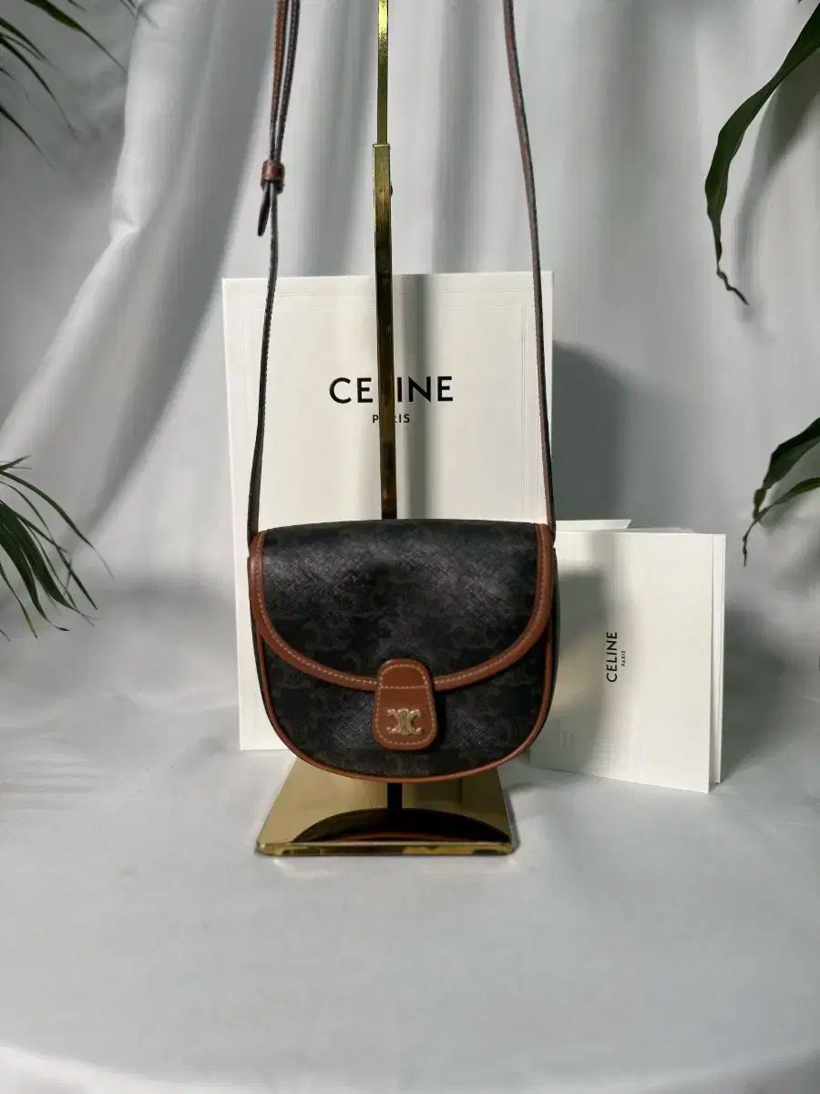 Celine セリーヌ トリオンフ ミニ ヴェルサーチェ