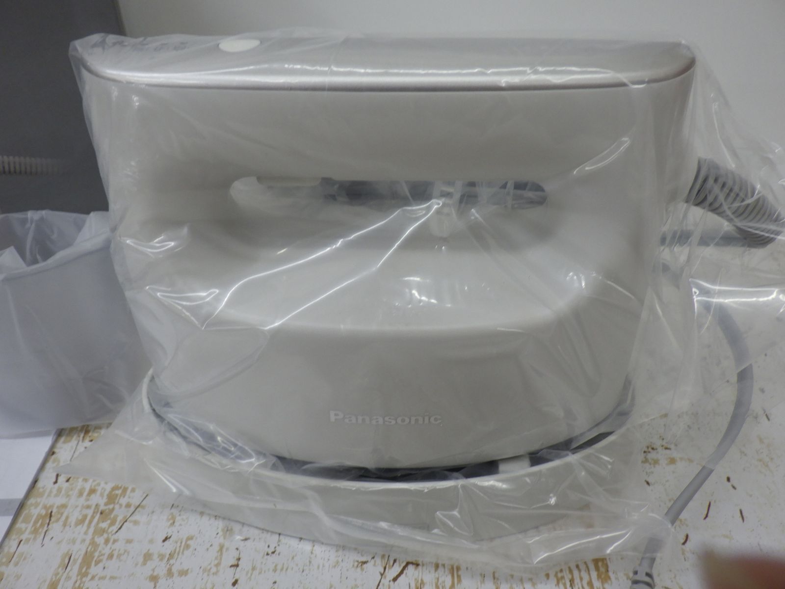 パナソニック 衣類スチーマー ハンディ 360° パワフル スチーム 大容量タイプ アイボリー NI-FS780-C ♥品