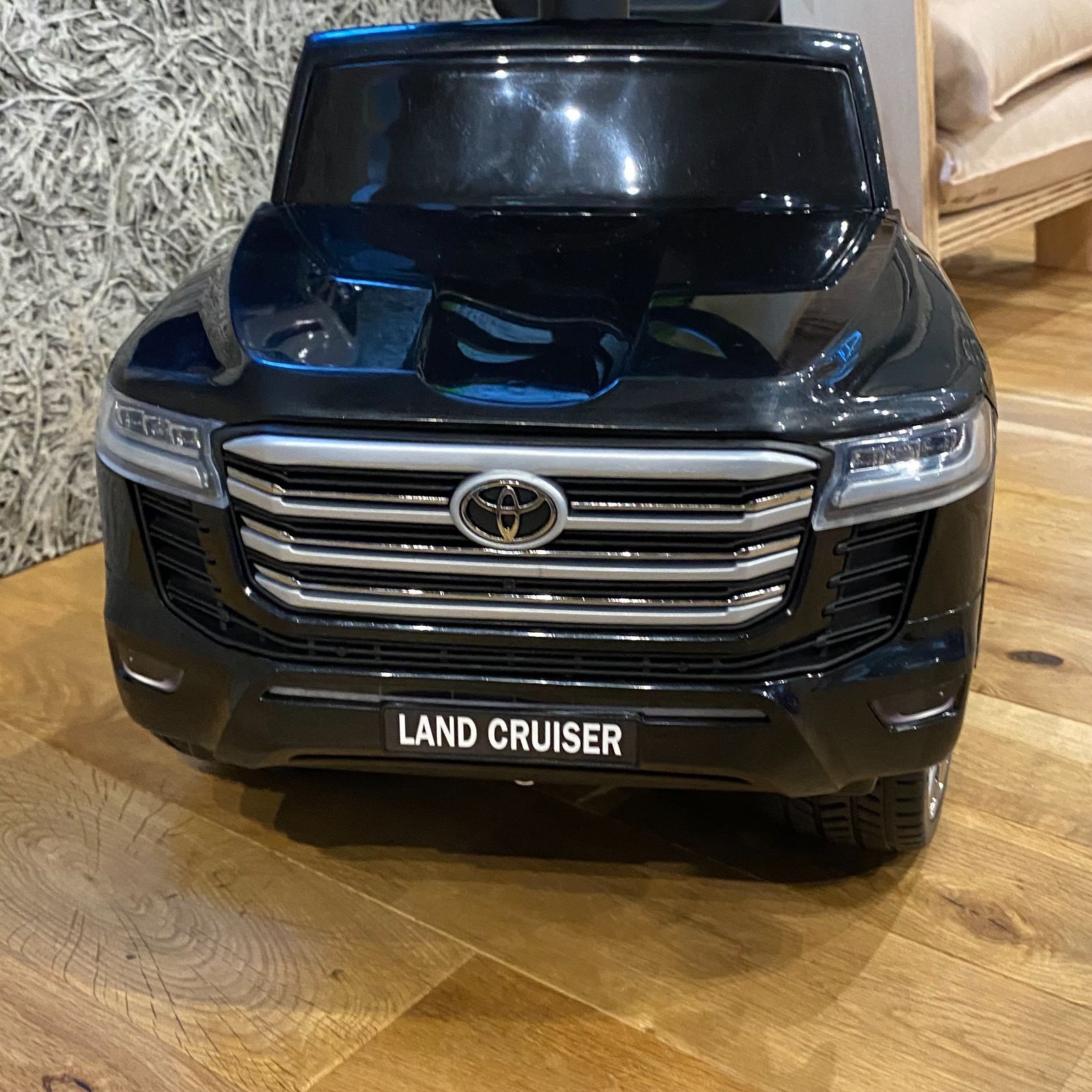 乗用玩具 足けり