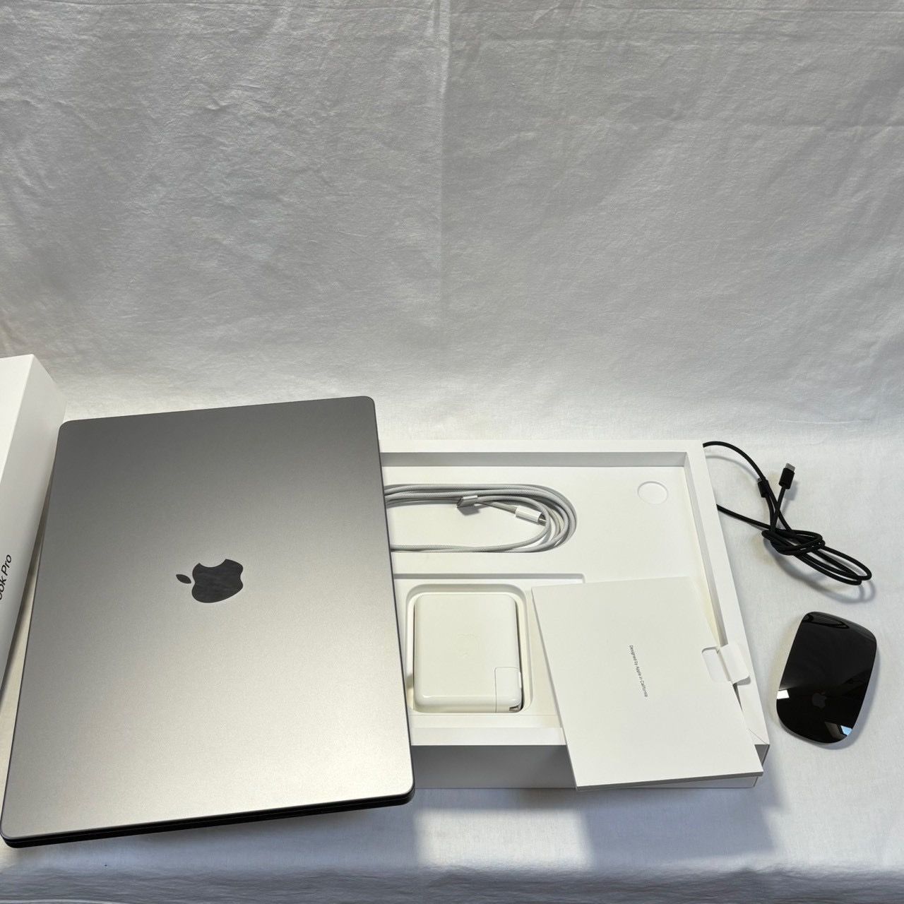 【美品】MacBook Pro 1TB / 16GB / 充放電162回 ほぼ未使用品】【充電放電回数：24回】MacBook Pro 16インチ/M1 Pro