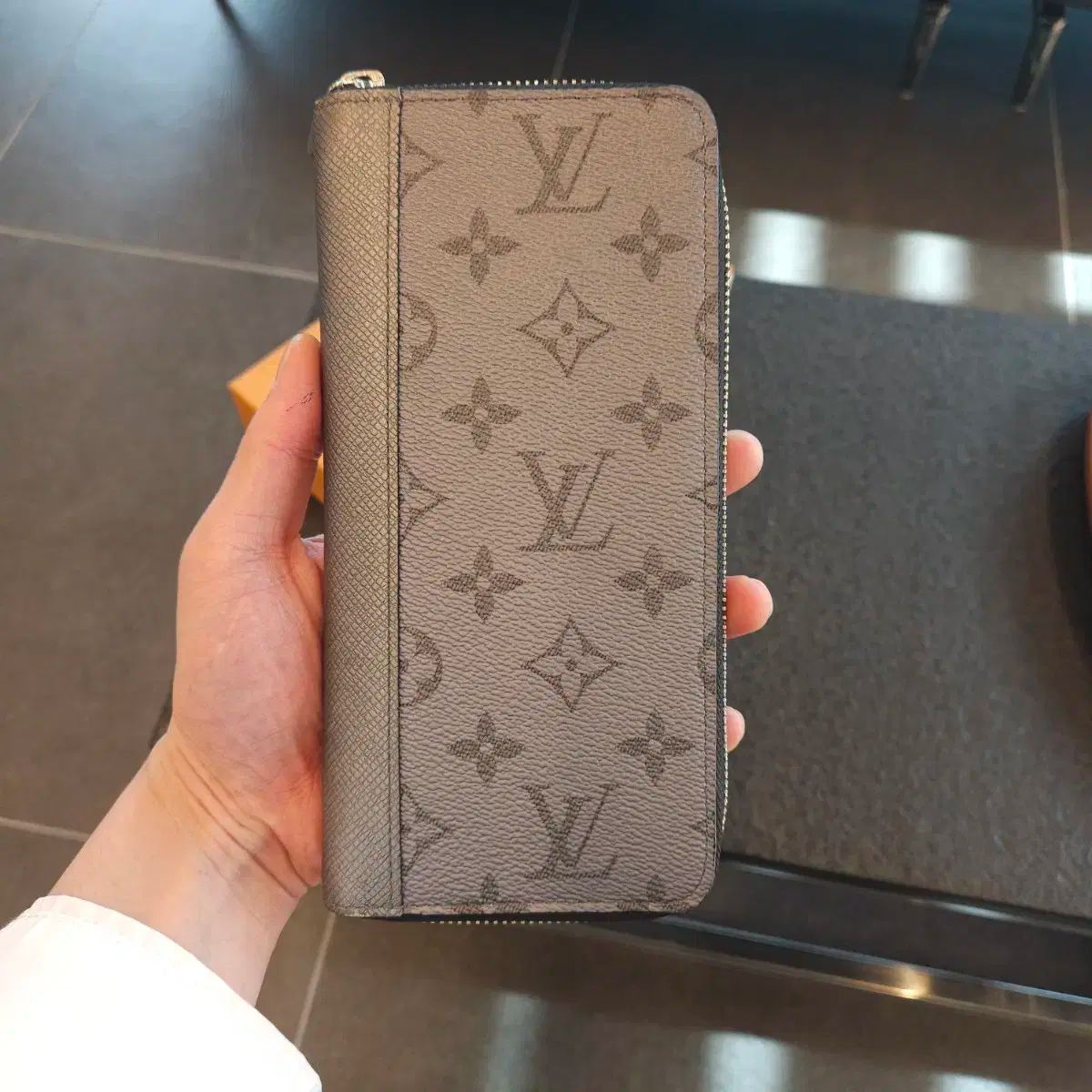 【雷市場（ポンジャン）商品韓国直送】 Louis Vuitton(ルイヴィトン) 財布 ジッピーウォレット タイガラマ ガンメタル