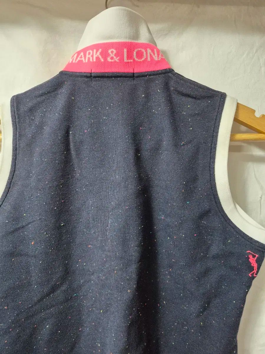 MARK & LONA(マークアンドロナ) マルチヤン ノースリーブ ゴルフT M