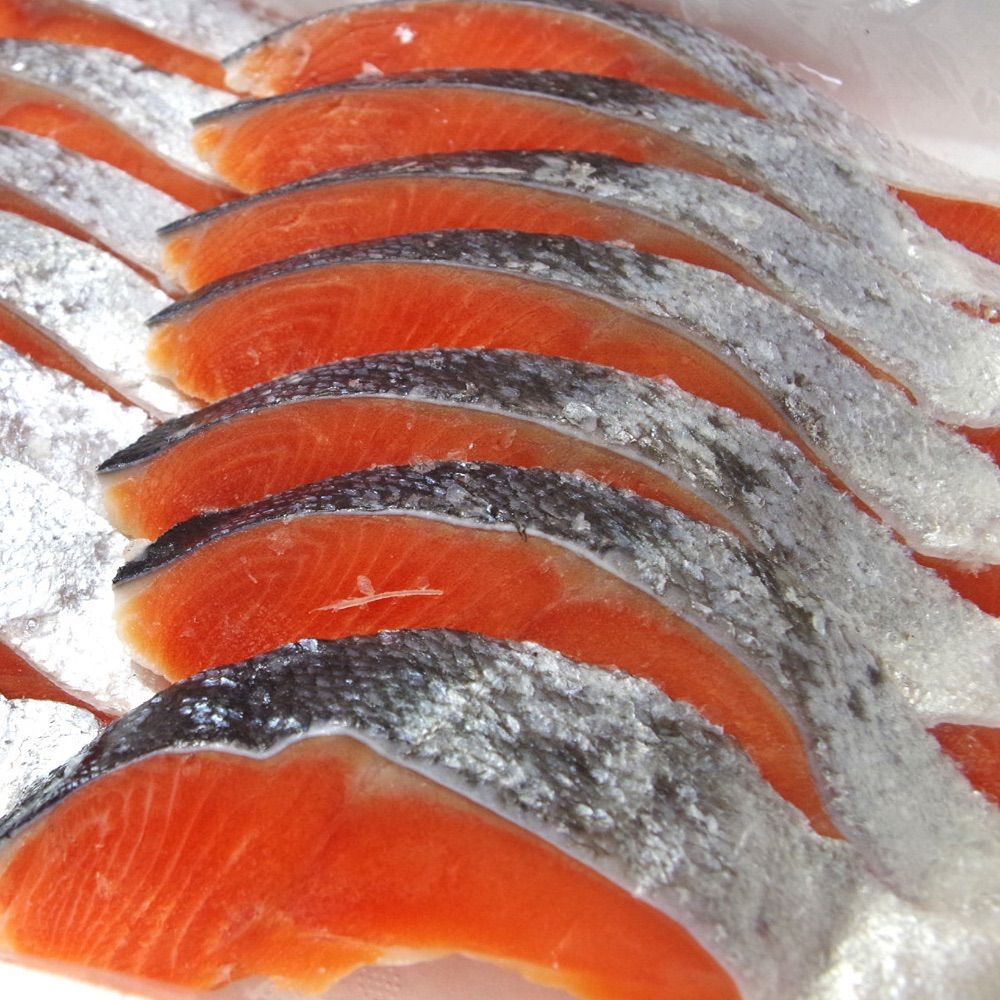 甘塩銀鮭　1kg　切り身　職人の手切り　メルカリ　袋入り　無添加の鮭