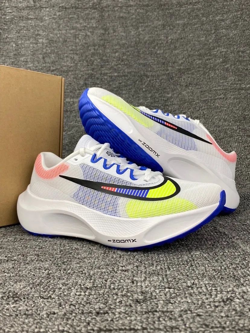 新品✨未使用❣️ 箱付 ✨ ナイキズームフライ5 NIKE ZOOM FLY 5 PRM