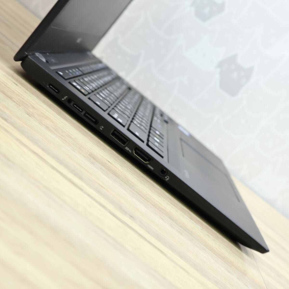 ☆完動品 高性能10世代4コアi5！M.2 NVMeSSD256GB メモリ8GB ☆完動品
