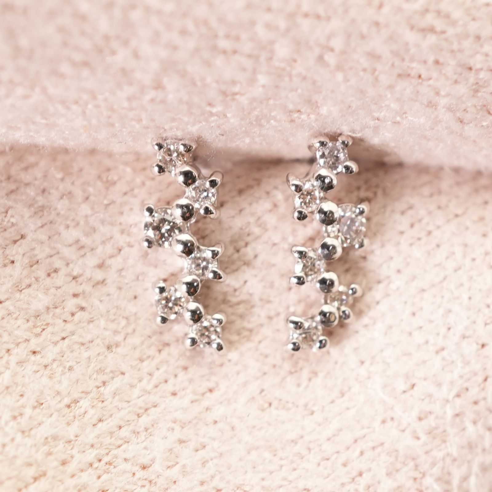 プラチナpt900 ピアス　ダイヤ　ダンシング　片耳です、　1.14 g プラチナpt900 ピアスダイヤダンシング片耳です、1.14 g