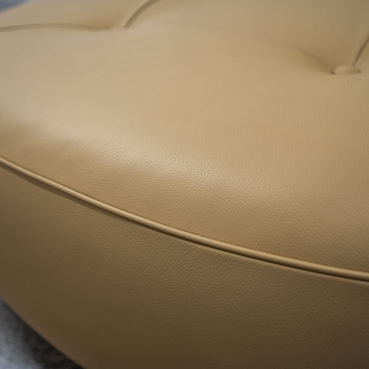 Poltrona Frau ポルトローナ フラウ Lepli レプリ オットマン レザー ベージュ 大城健作 定価75万 NEXPOTALLINN_EU