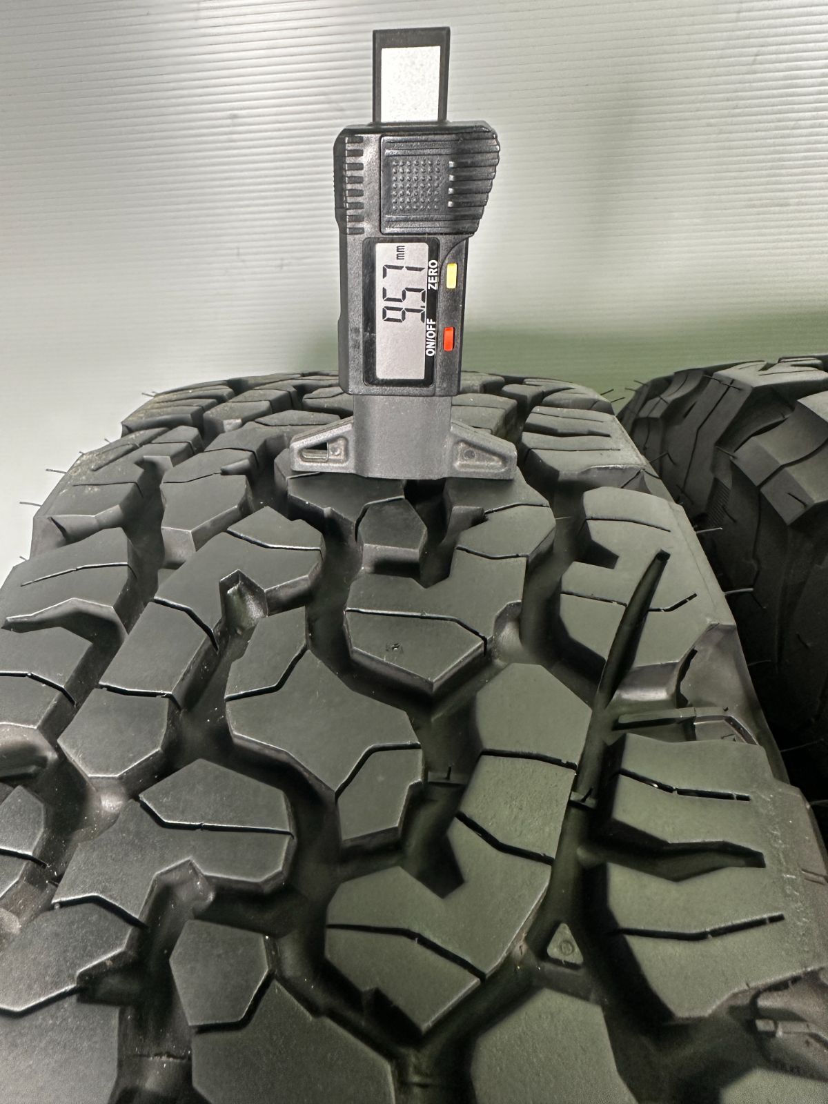 LT215|70R16