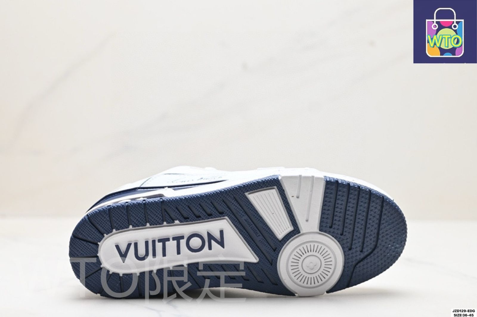 トレーナー スニーカー