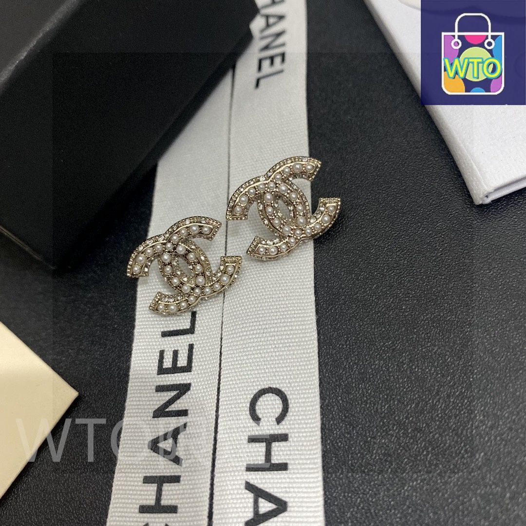 今日特価】Chanel ヴィンテージ ダブル C ピアス 送料無料 限定