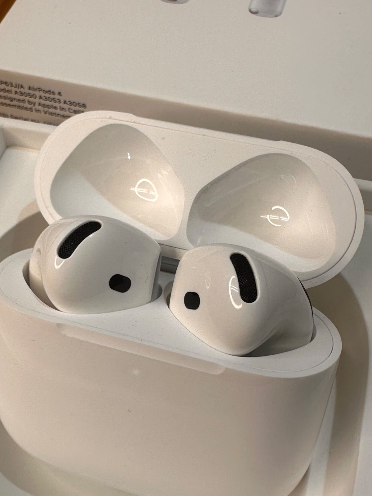 【美品】AirPods 4（ANC非搭載 ）MXP63J/A TY6VY 正規品/美品】 AirPods 4 ANC非搭載 MXP63J/A TKQJX - メルカリ