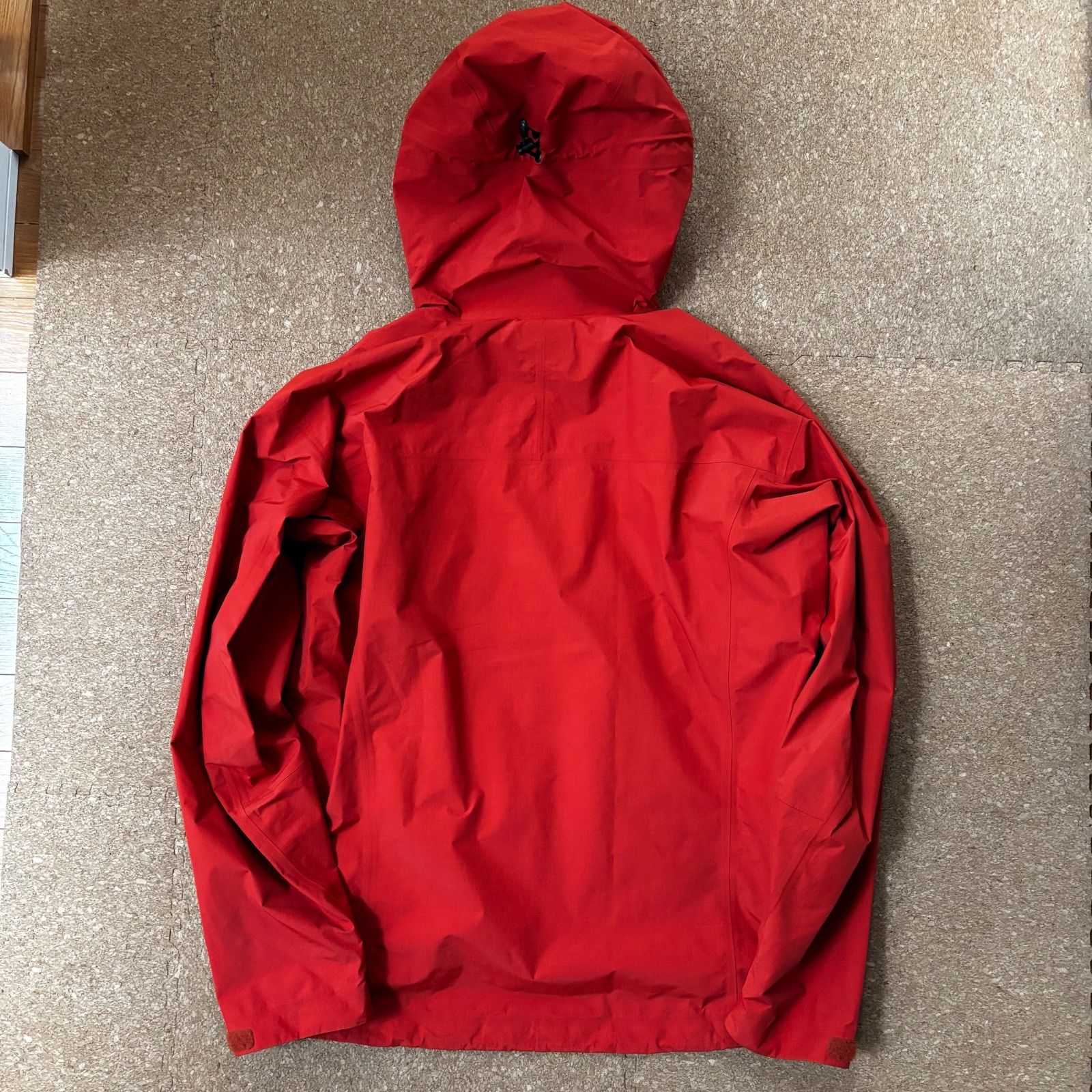 レッド ゴアテックス