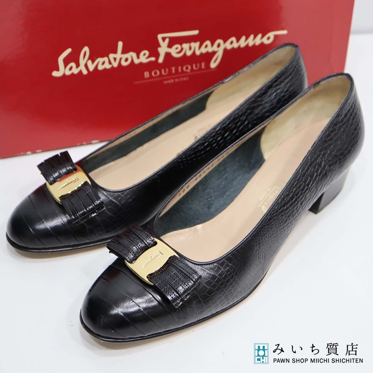 専用です未使用【フェラガモ】ヴァラリボン パンプス 8 1/2C 近年モデル 専用です未使用【フェラガモ】ヴァラリボン パンプス 8 1/2C 近年