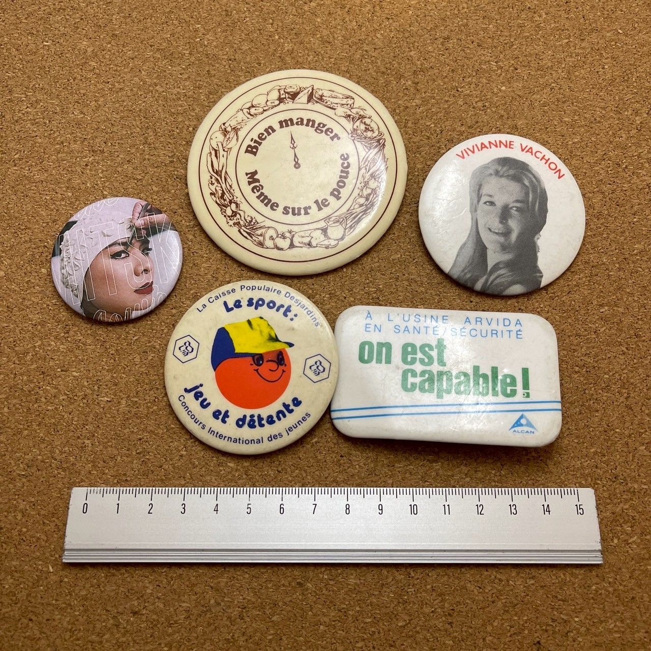 アメリカ缶バッジまとめ売り／110個OVER ／US VINTAGE アメリカ缶バッジまとめ売り／110個OVER ／US VINTAGE