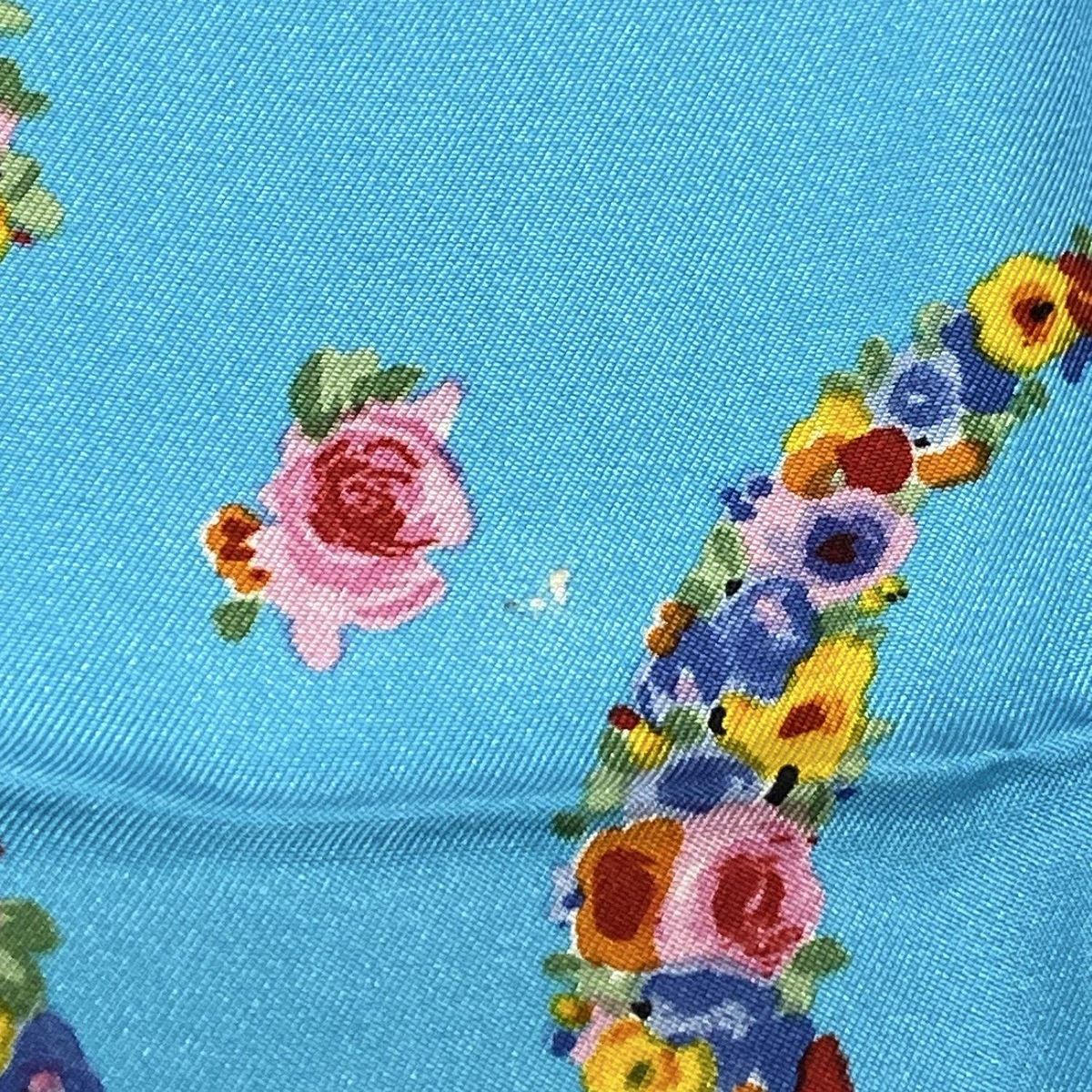 GUCCI グッチ スカーフ 花柄 ブルー系 未使用 2025年最新】Yahoo!オークション -「グッチ スカーフ ブルー」の