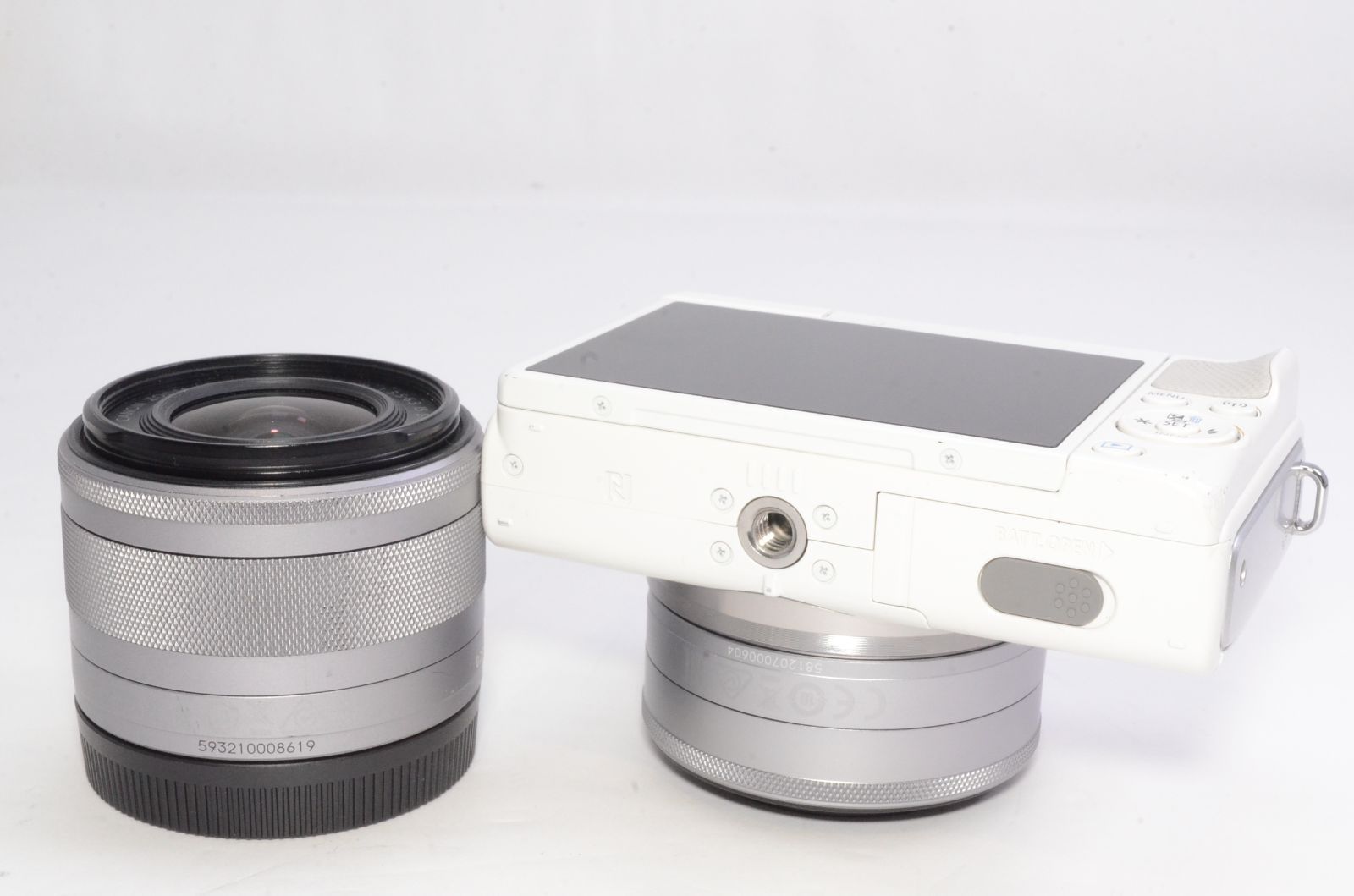 Canon EOS M100 ホワイト レンズ付き