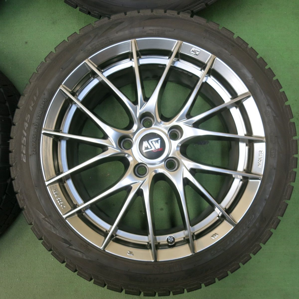 バリ溝！8.5分☆BMW 等 MSW 29 O・Z 225/45R17 スタッドレス ピレリ 
