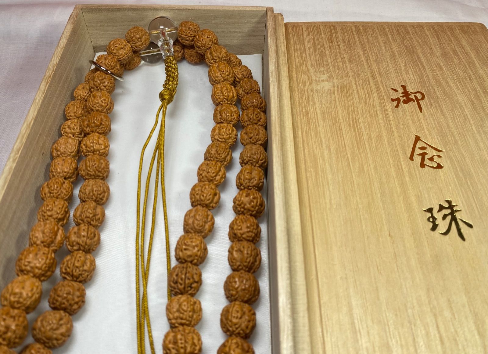 美品 数珠金刚菩提樹 曹洞宗水晶仕立て108念珠になります。桐箱入り