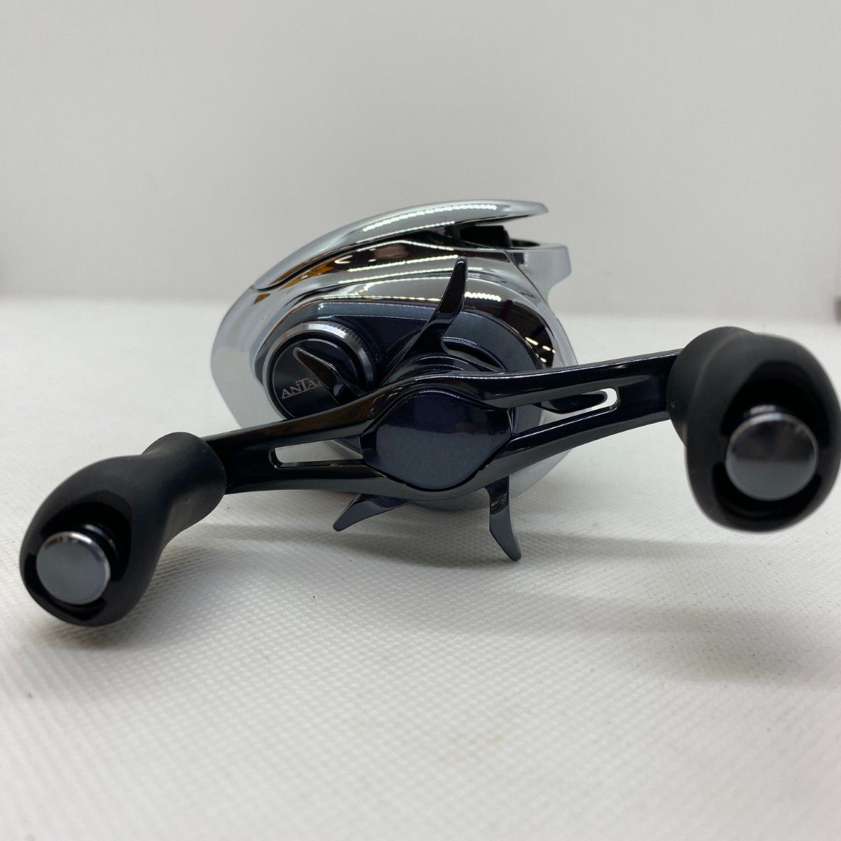 SHIMANO - ΨΨSHIMANO シマノ  ベイトリール　19アンタレス右　本体のみ 03982 ΨΨSHIMANO シマノ ベイトリール 19アンタレスHG キズ有 箱付